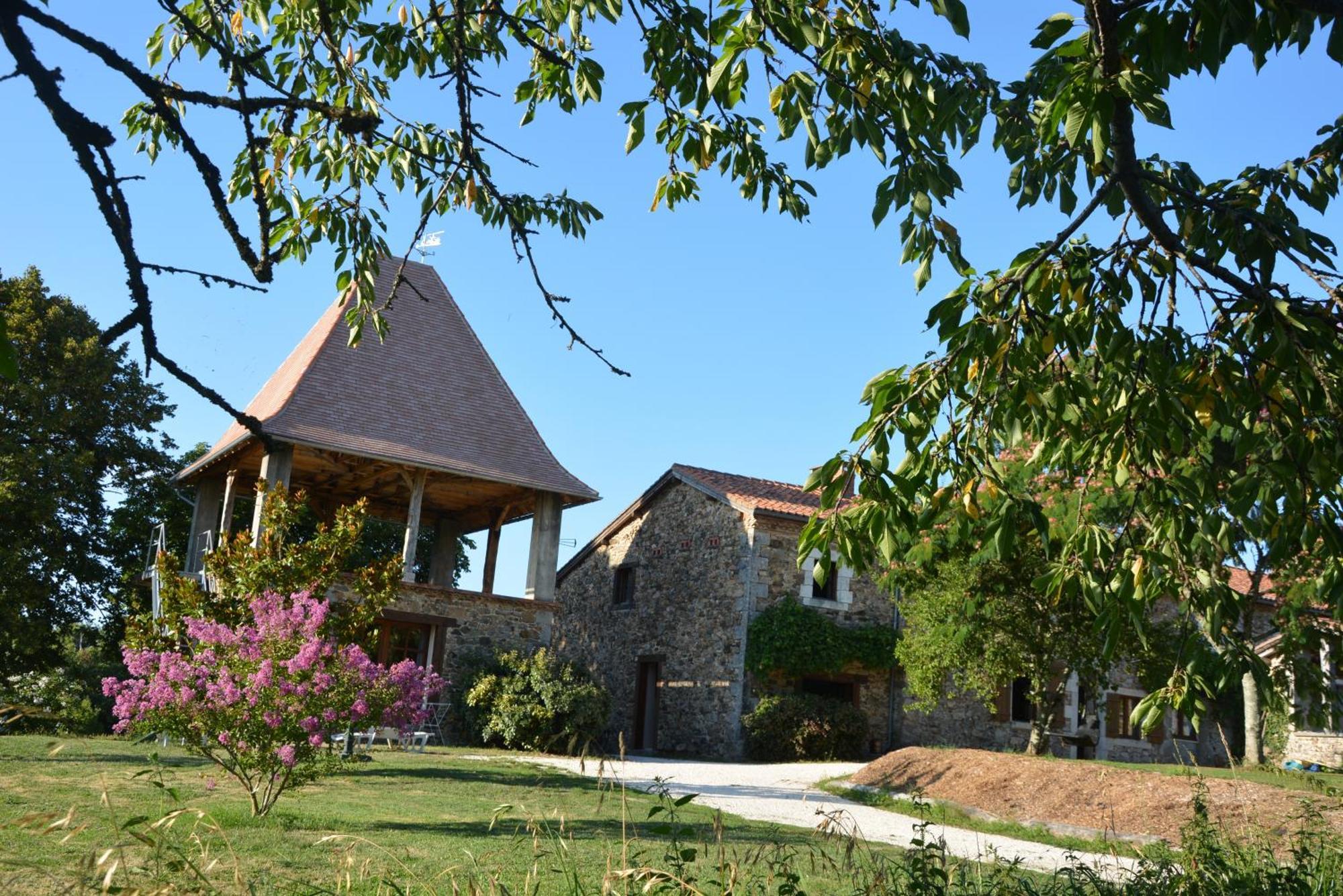 Villa Gites Chambre D Hotes Avec Piscine Dordogne 2-4-6-8-10 Personnes Bussière-Badil Zewnętrze zdjęcie